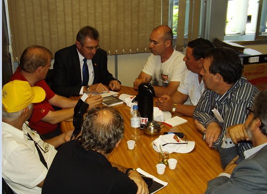 Heitor Schuch recebeu os dirigentes das centrais sindicais e o presidente do SEAACOM, juntamente com outros diretores